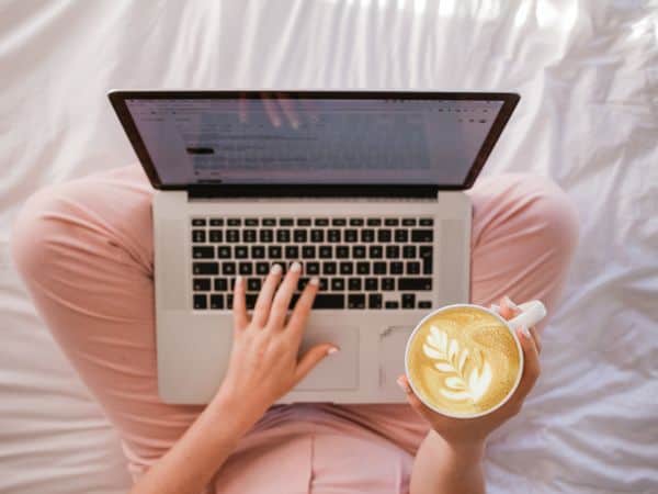 30 Best Housewife Jobs To Make $1,000’s