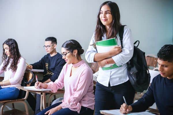 Managing Money For College Students (Best Tips)