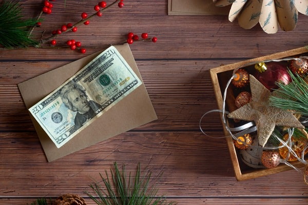 14 Saving Tips For Holiday Shopping